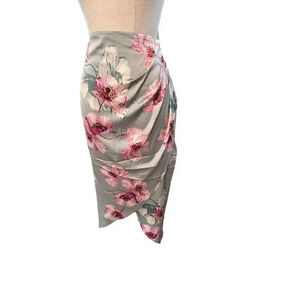 NWT Express Pink Floral Print Mid Length Hi Low Skirt Size 10